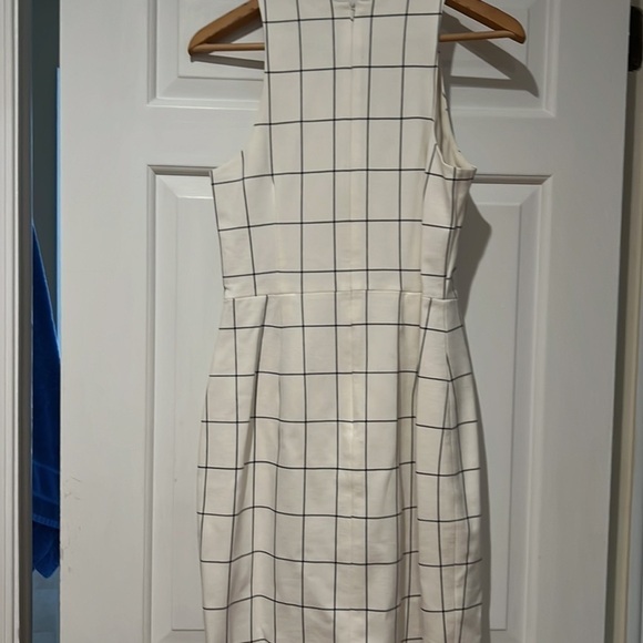 Banana Republic Dress Suit - Picture 10 of 12